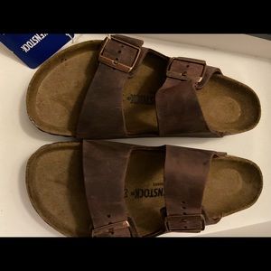 *NWT* size 40 Birkenstocks
